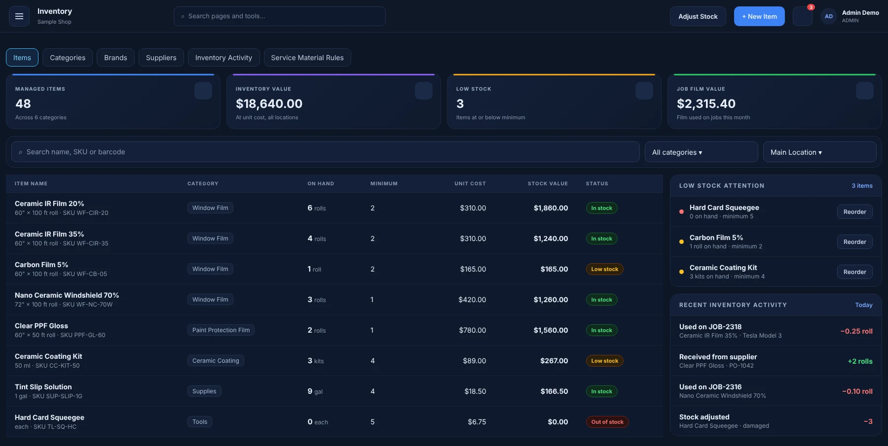 Illustration of the AUTOSMAI inventory screen with sample data: film rolls, stock levels, low-stock alerts and recent activity